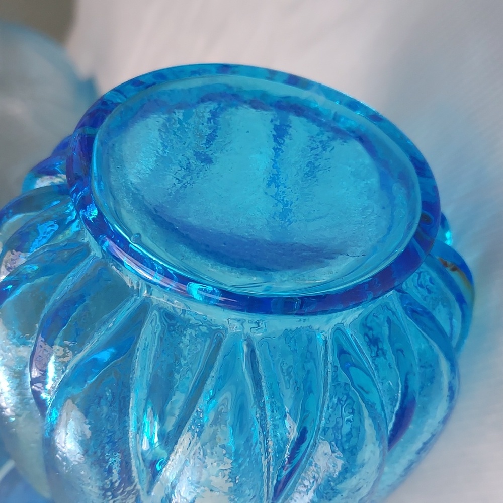 Turquoise blue ๐ Vintage glass pitcher vase with wide mouth spout - Picture 8 of 16